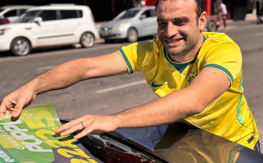 Com participação espontânea, Christiano Puppi reúne famílias e apoiadores em adesivaço em Campo Largo